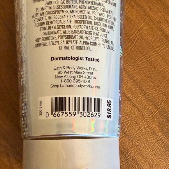 Bath & Body Works Platinum Moisturizing Body Wash and Hydration Body Cream - Picture 8 of 11